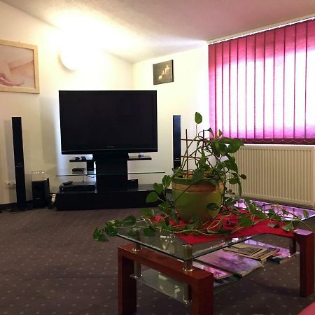 Ranch Robert Hotel Dudestii Noi Buitenkant foto