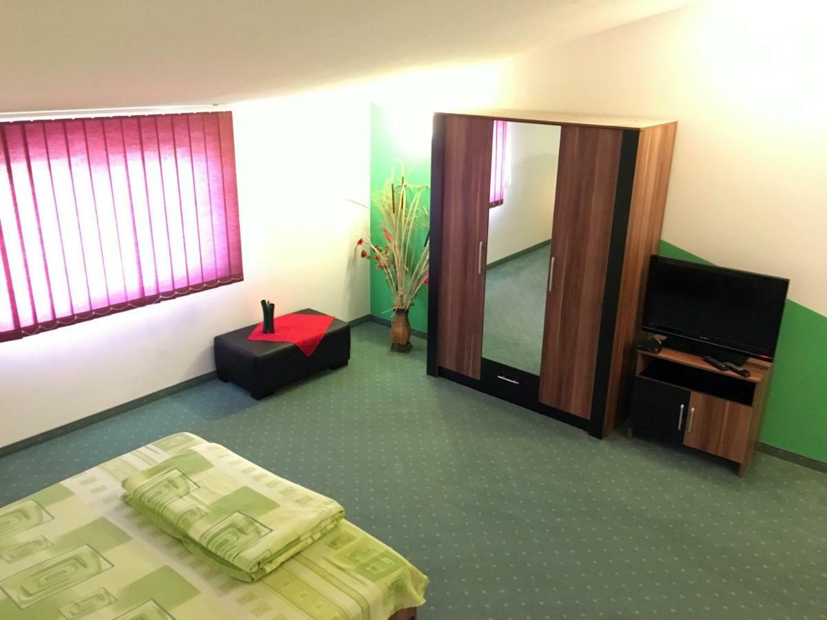 Ranch Robert Hotel Dudestii Noi Buitenkant foto