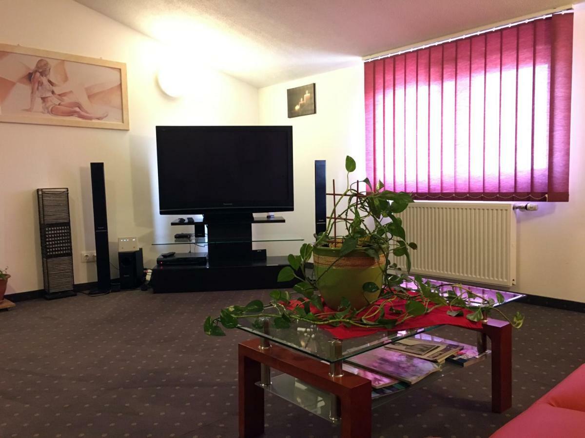 Ranch Robert Hotel Dudestii Noi Buitenkant foto